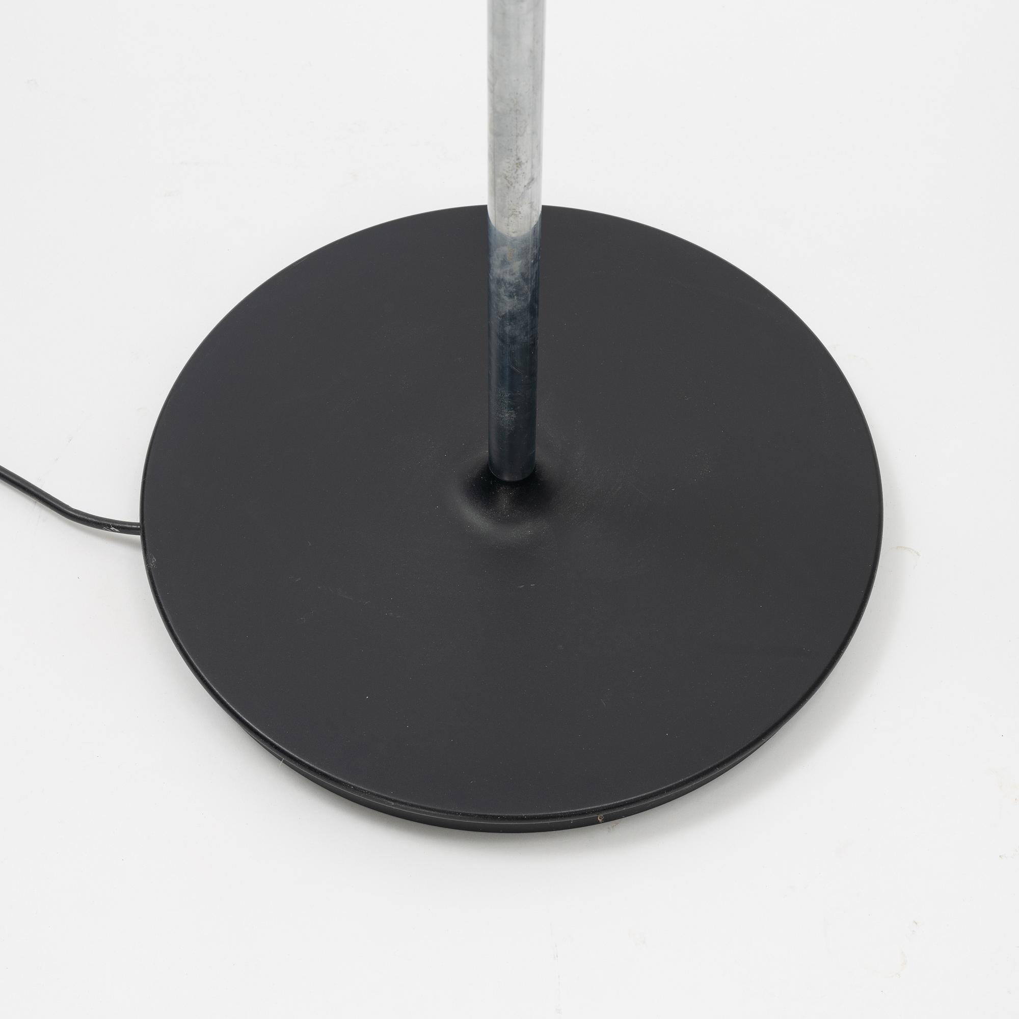 Poul Henningsen, golvlampor, ett par, PH-80, Louis Poulsen, Danmark.