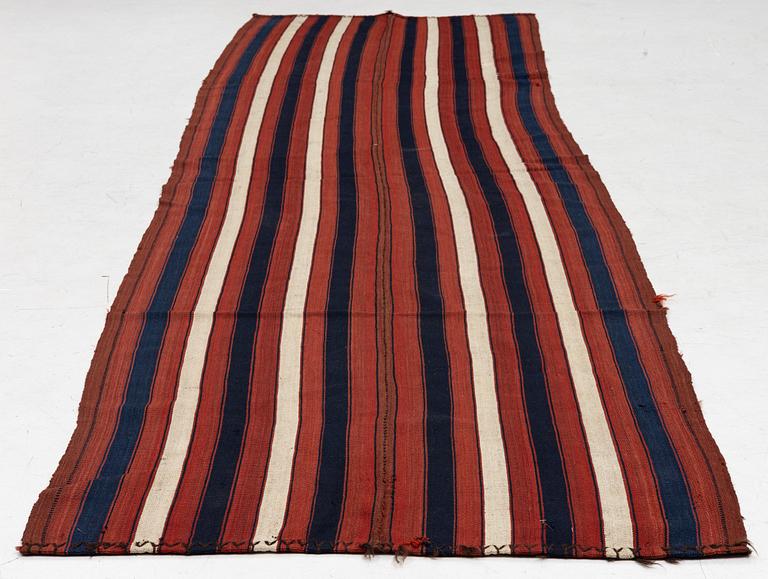 Matta, slätväv, Anatolien, ca 350 x 100 cm.