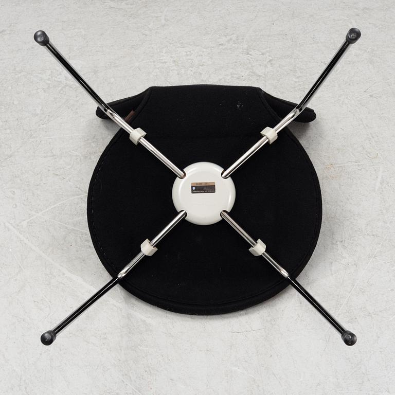 Arne Jacobsen, stolar, 4 st, "Sjuan", Fritz Hansen, 2000-tal.