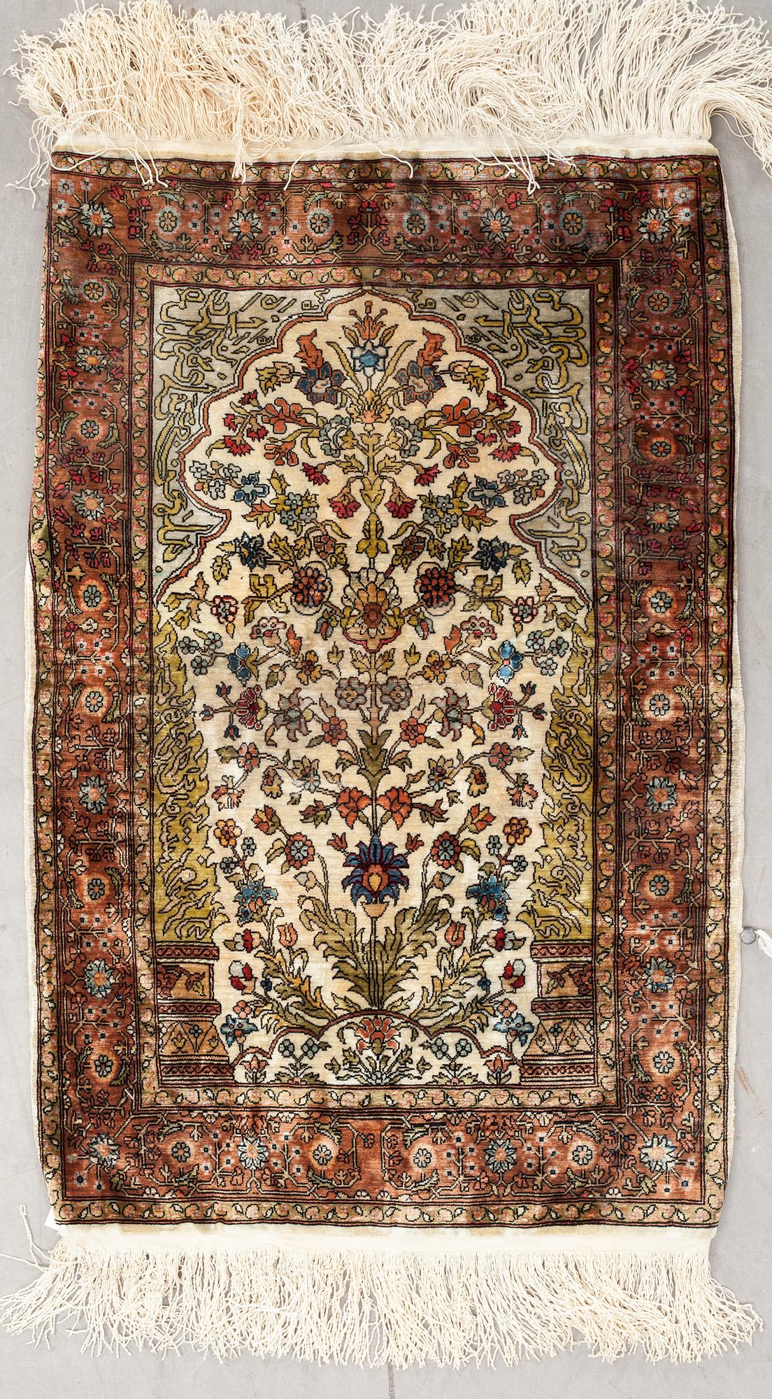 MATTA, silke. Turkisk Hereke. 70 x 46 cm.