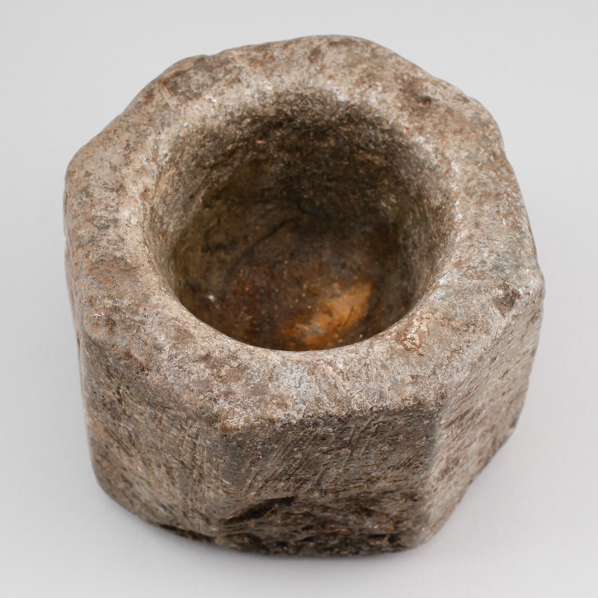 MORTEL, kalksten, möjligen 1600-/1700-tal.