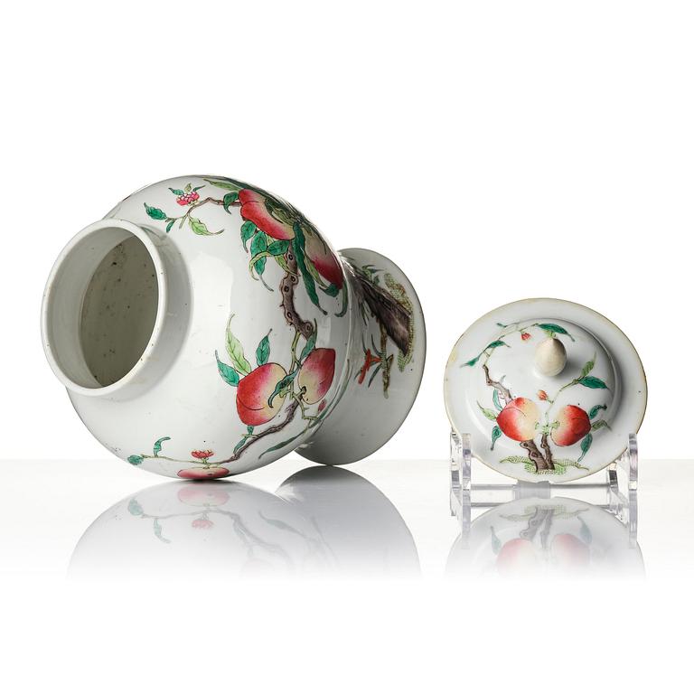 A famille rose 'peach' vase, late Qing dynasty/Republic.