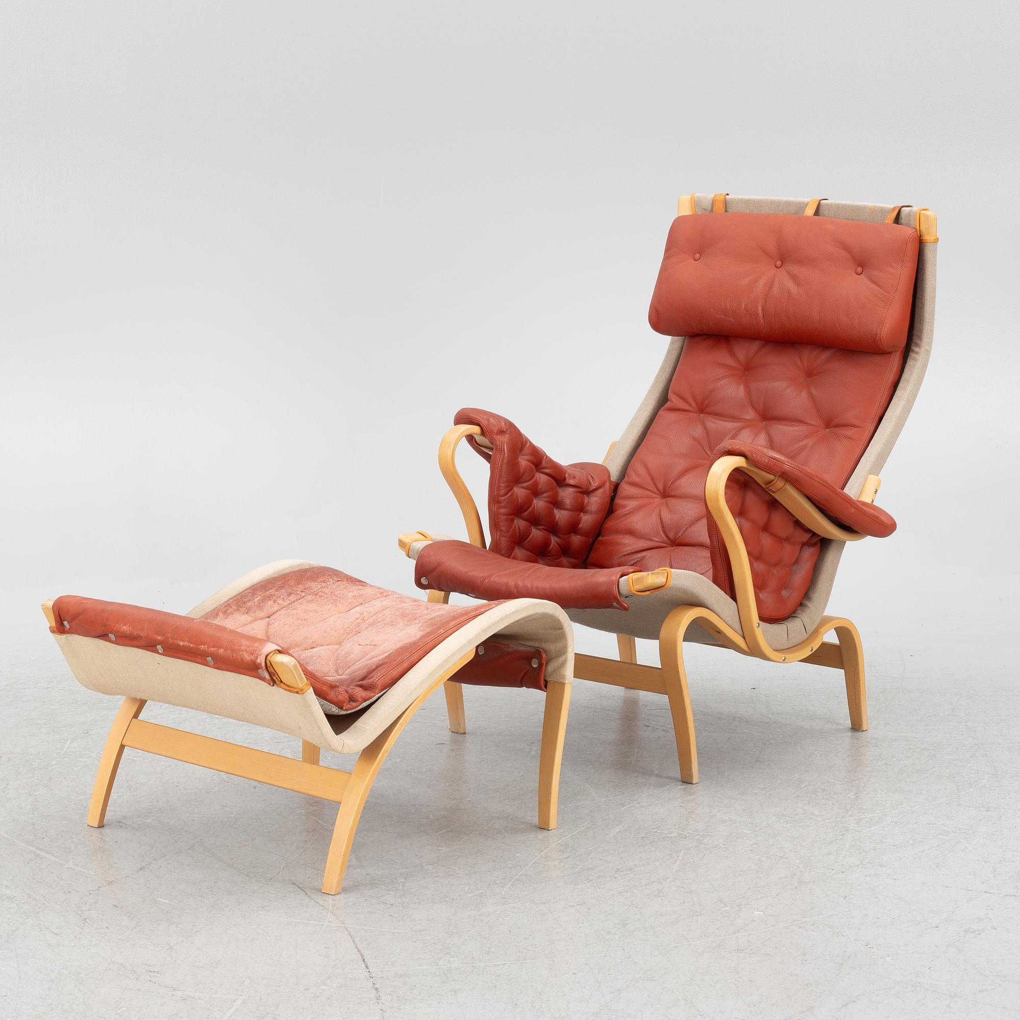 Bruno Mathsson, fåtölj med fotpall, "Pernilla", Dux.