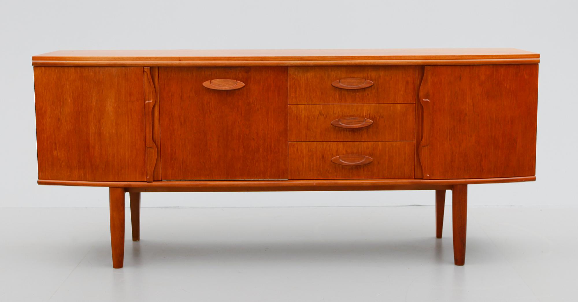 SIDEBOARD, 1960-tal.