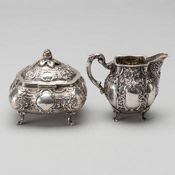 A Swedish 20th century silver suger bowl and creamer, mark of Sjögren & Komstadius Malmö 1940's, weight ca 304 gr.