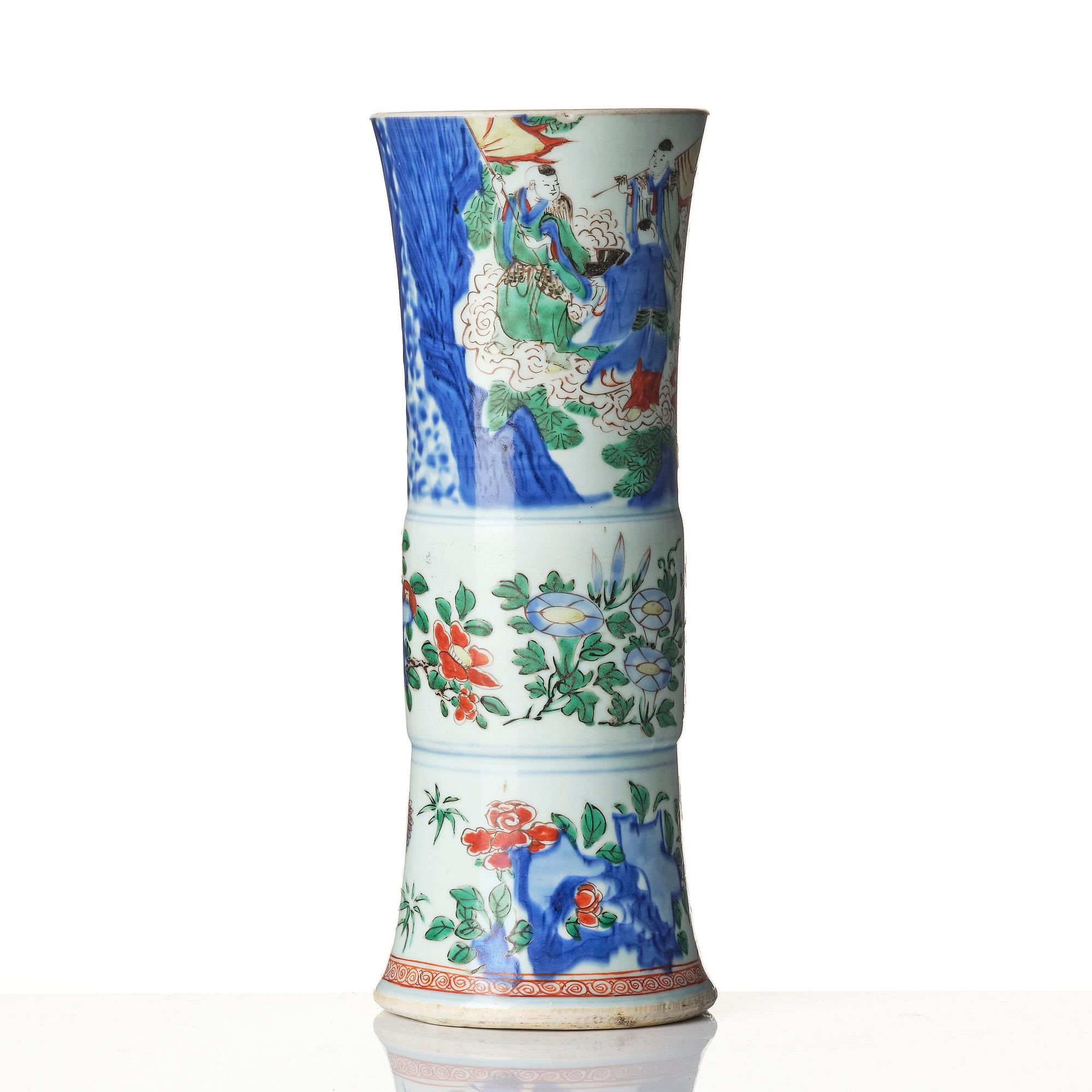 A wucai decorated vase. Qing dynasty, early Kangxi, 17th century.