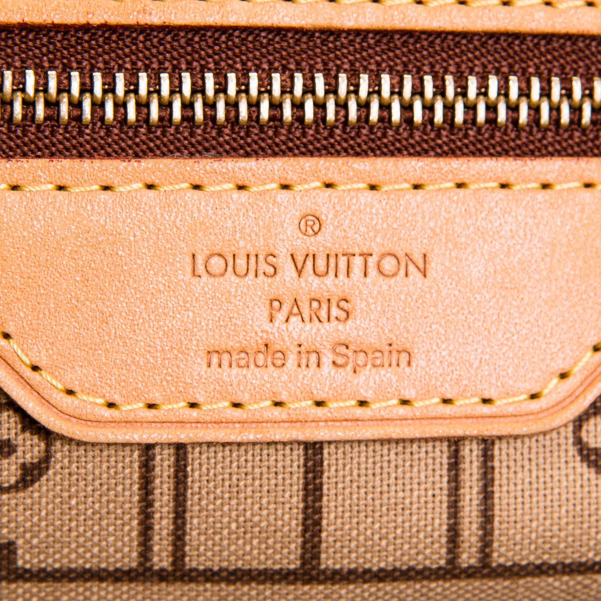 Louis Vuitton, a 'Neverfull MM' Monogram Bag.