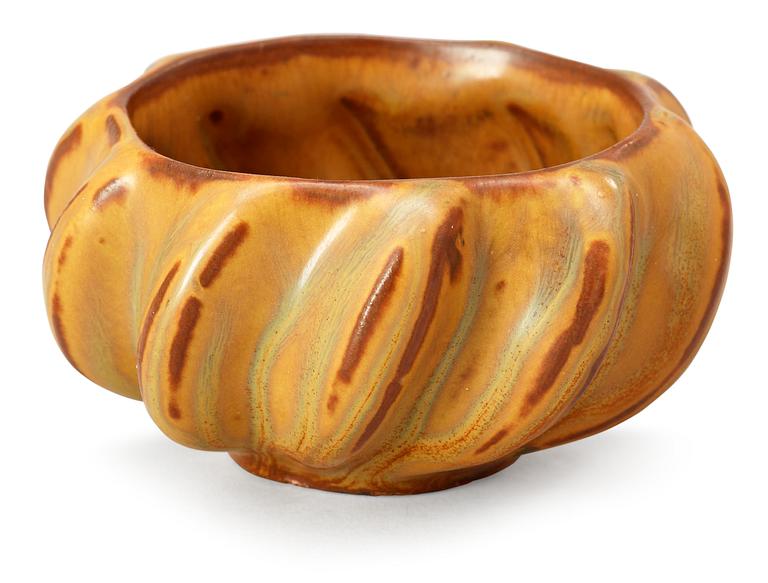 An Axel Salto stoneware bowl, The Royal Porcelaine Fabric, Denmark.