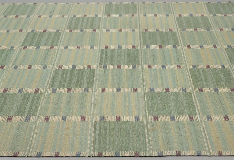 Barbro Nilsson, Matta, "Falurutan grön Fabiola", rölakan, ca 307,5 x 200,5-202,5 cm, signerad AB MMF BN.