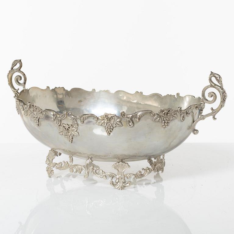 Jardiniere, silver, 1976.