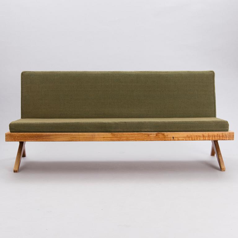 Olavi Hänninen, A 3-piece 1960s 'Bumerang' sofa suite for HMN Huonekalu Mikko Nupponen, Lahti, Finland.