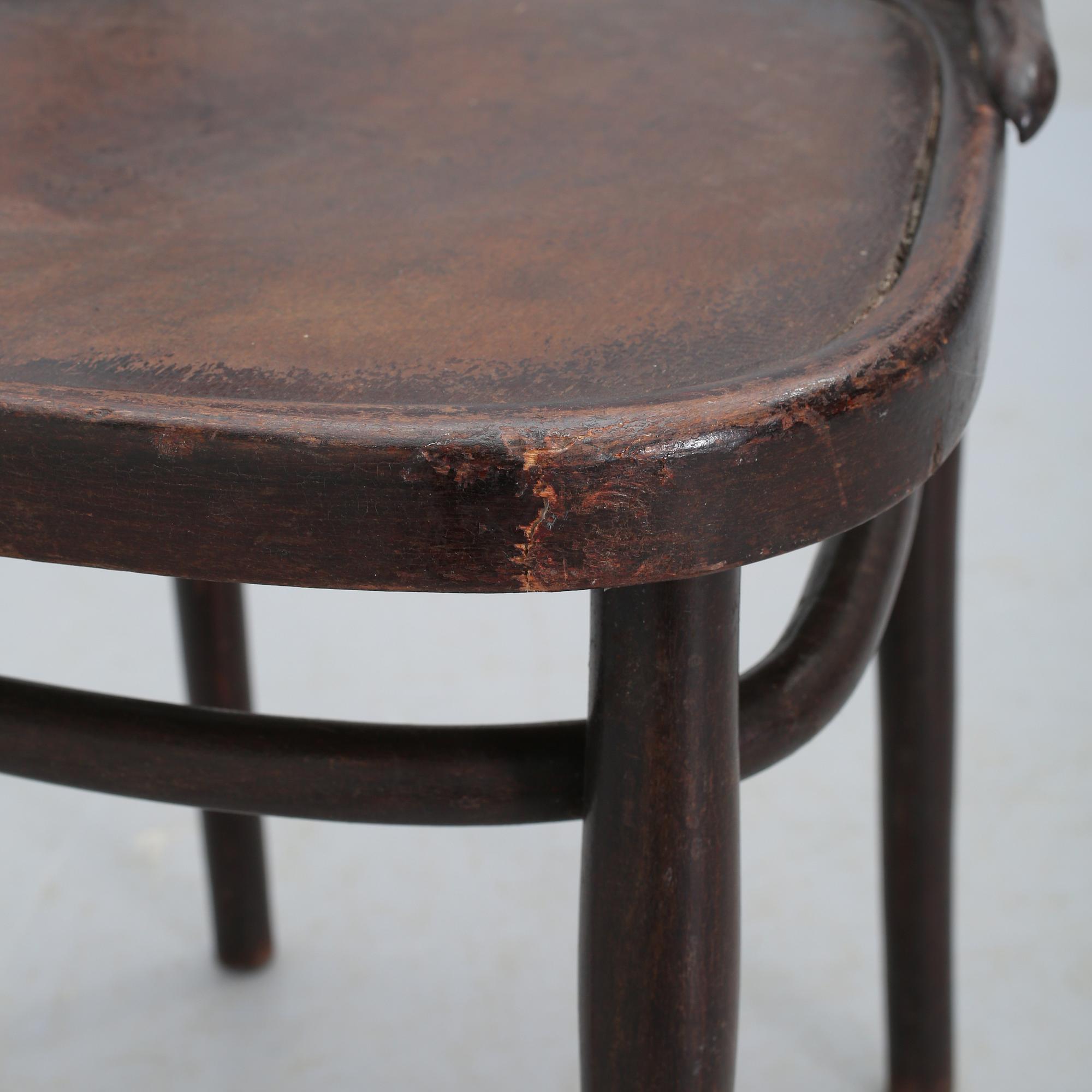 STOLAR, ett par snarlika, Thonet, 1900-talets första kvartal.