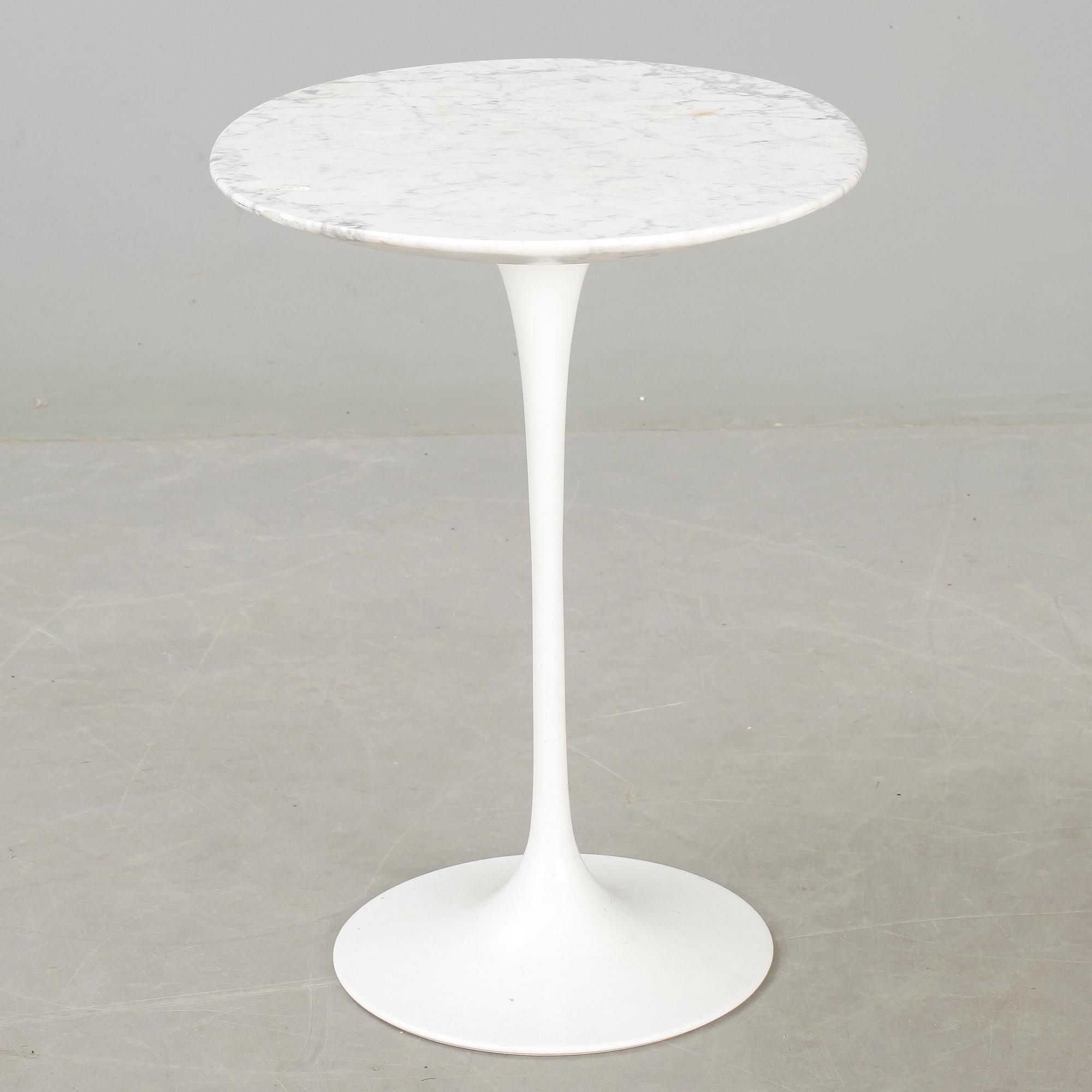 BORD. "Tulip". Eero Saarinen.