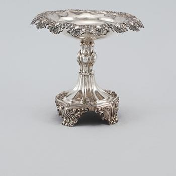 UPPSATSSKÅL, silver, Gustaf Möllenborg, Stockholm, 1847. Vikt 370 gram.