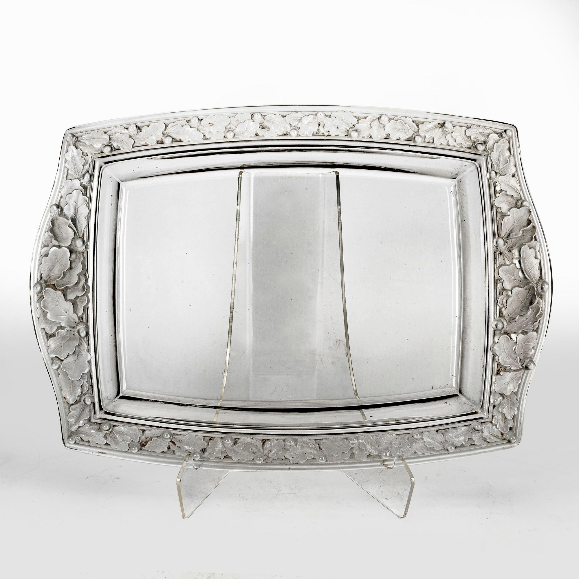 René Lalique, bricka/fat  1940-tal gjutet glas.