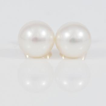 ÖRHÄNGEN, 1 par, vittonade odlade pärlor.