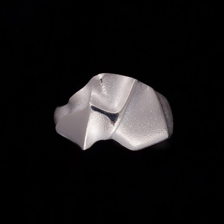 ZOLTAN POPOVITS, RING "Cintia" sterling silver, Lapponia.