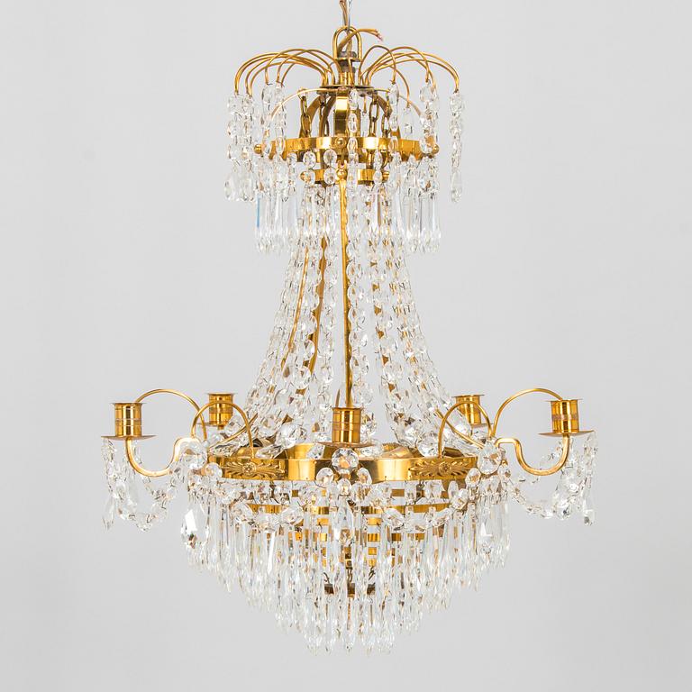 A mid-20th century chandelier.