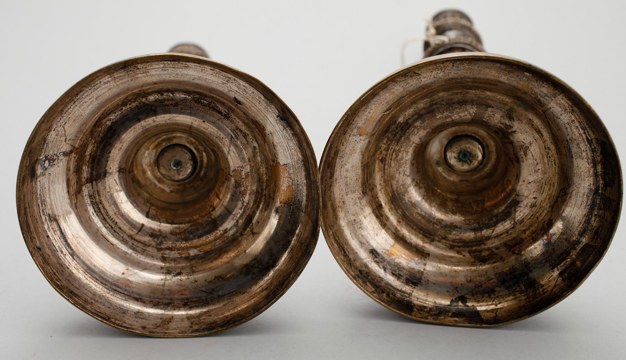 LJUSSTAKAR, 1 par, försilvrad mässing, Louis Seize, 1700-tal.