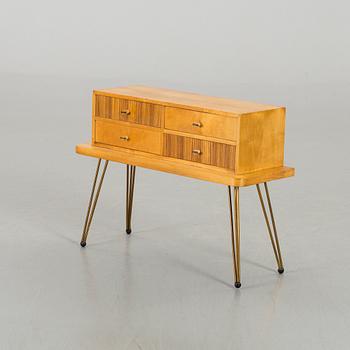 A 1940-50'S SIDEBOARD.
