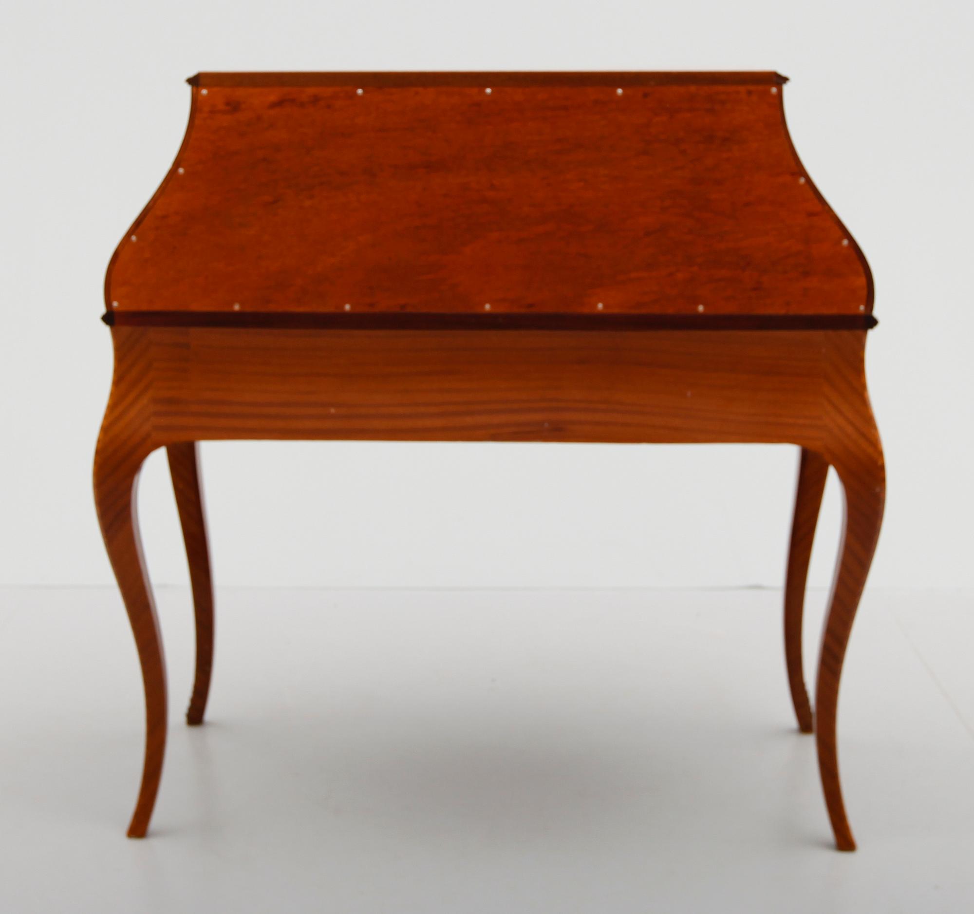 SEKRETÄR, Louis XVI-stil, 1900-talets mitt.