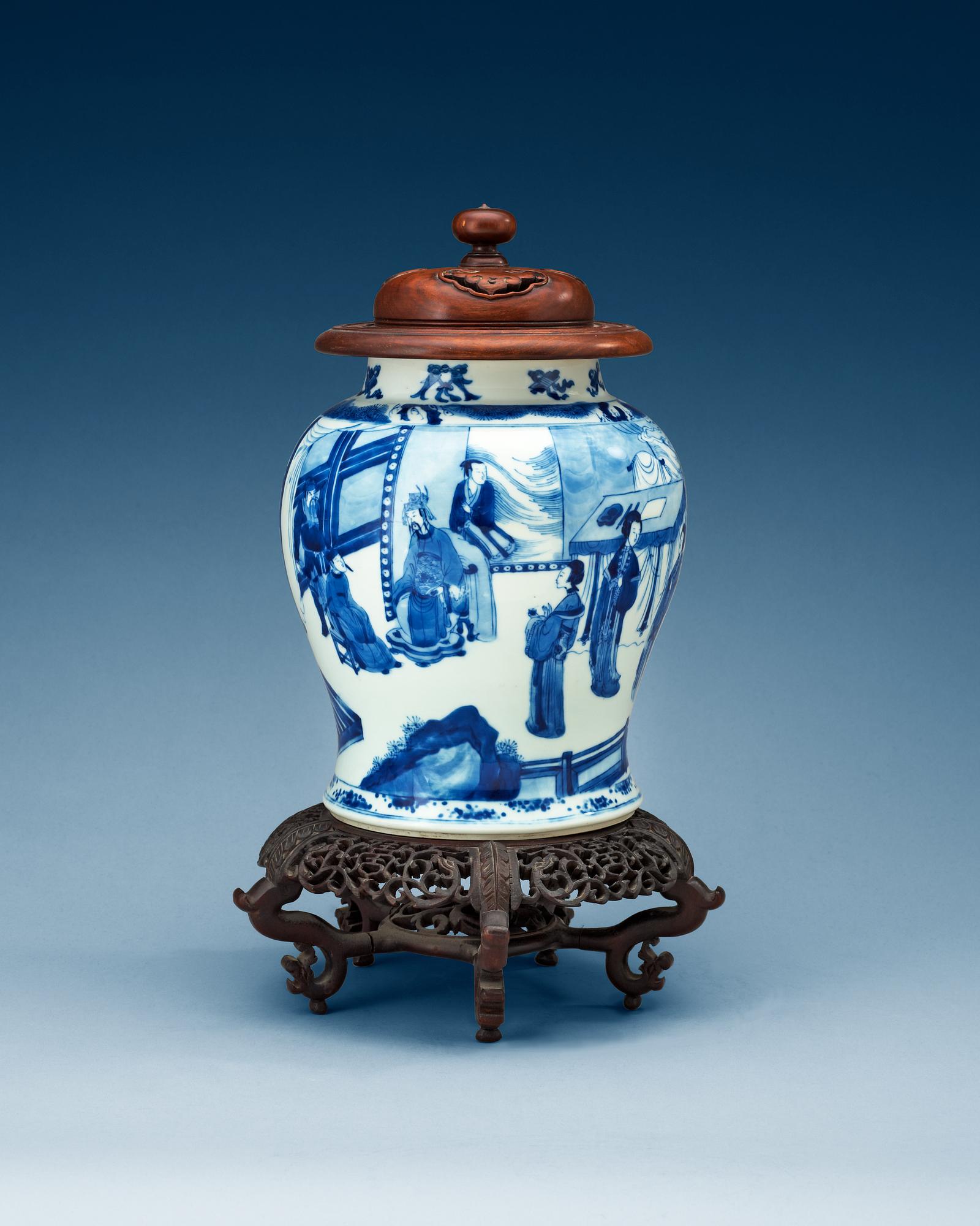 A blue and white jar, Qing dynasty, Kangxi (1662-1722).