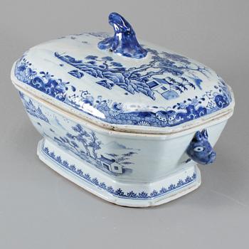 TERRIN, porslin, Kina, 1700-tal.