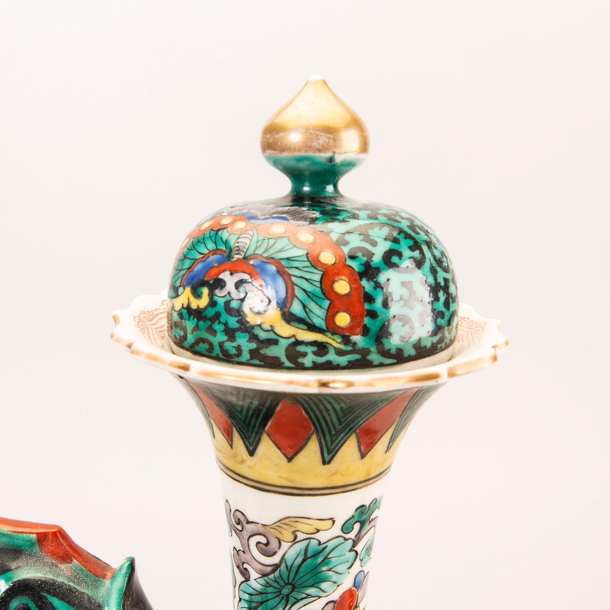 A Japanese ewer with cover, Meiji period (1862-1912).