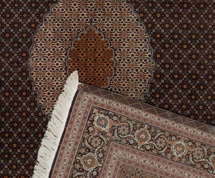 MATTA, orient, ca 307 x 200 cm.