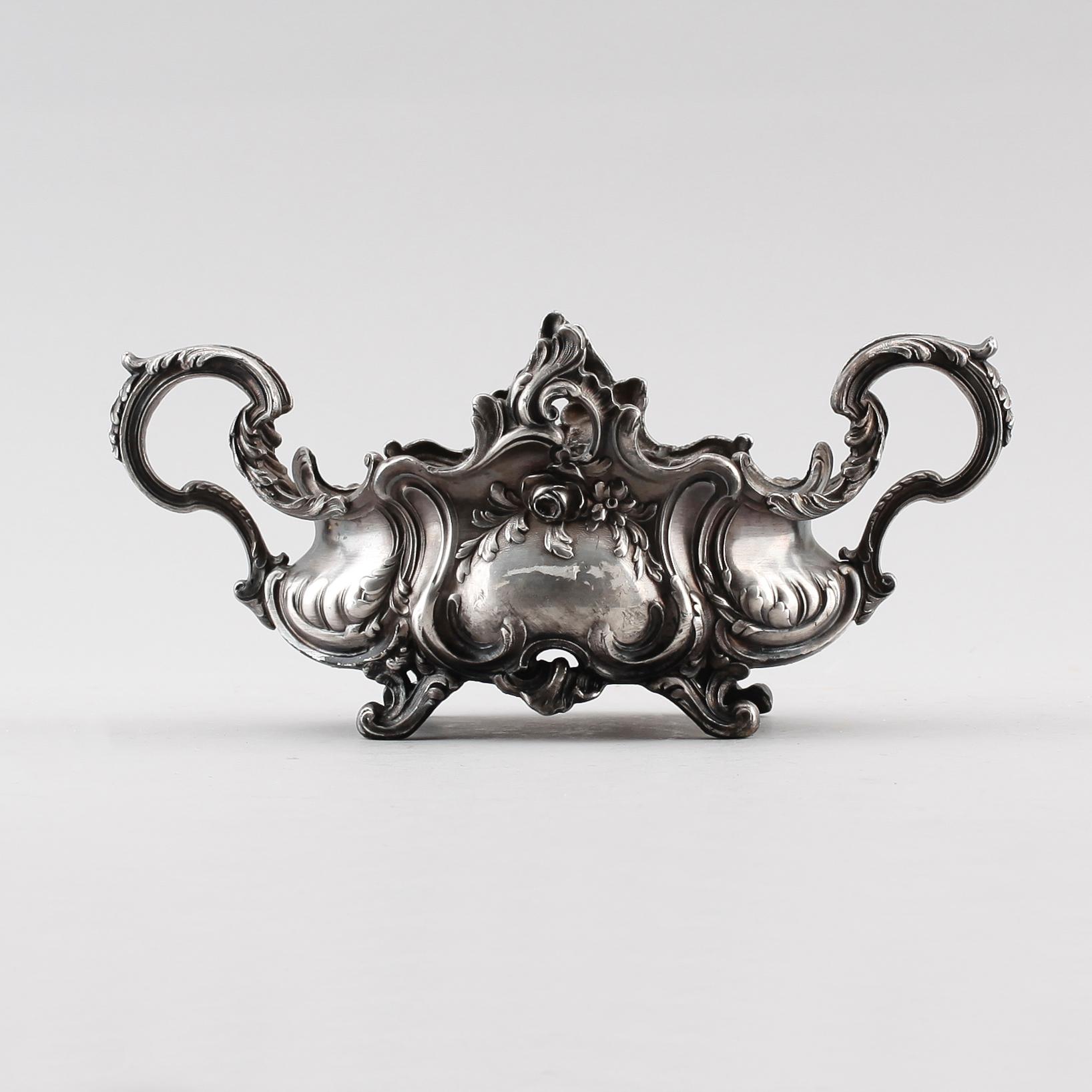 BONBONJÄR, försilvrad metall, 1800-talets andra hälft.