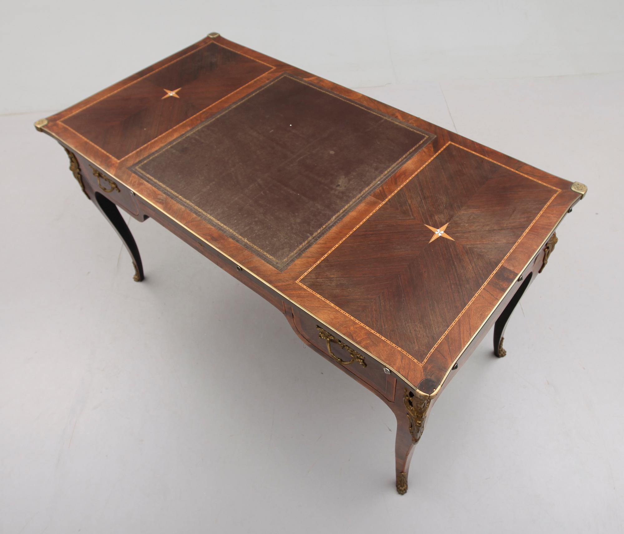 SKRIVBORD, rokokostil, 1900-talets första hälft.