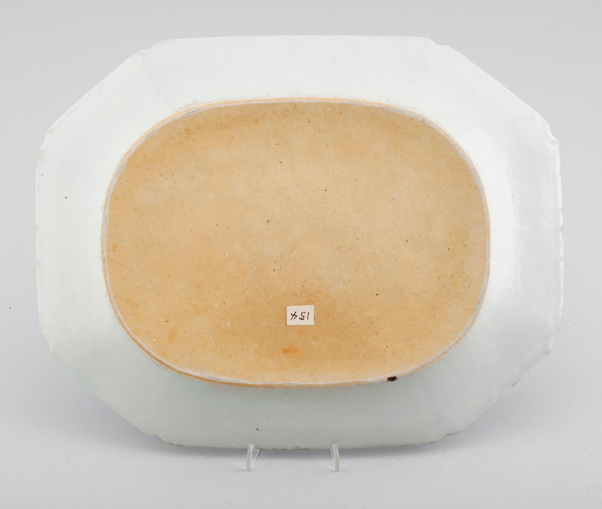 STEKFAT, porslin, Kina, Qianlong 1736-1795.