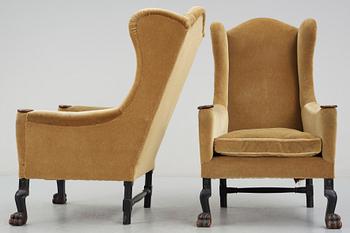 ÖRONLAPPSFÅTÖLJER, ett par, Lindskog, 1920-tal.