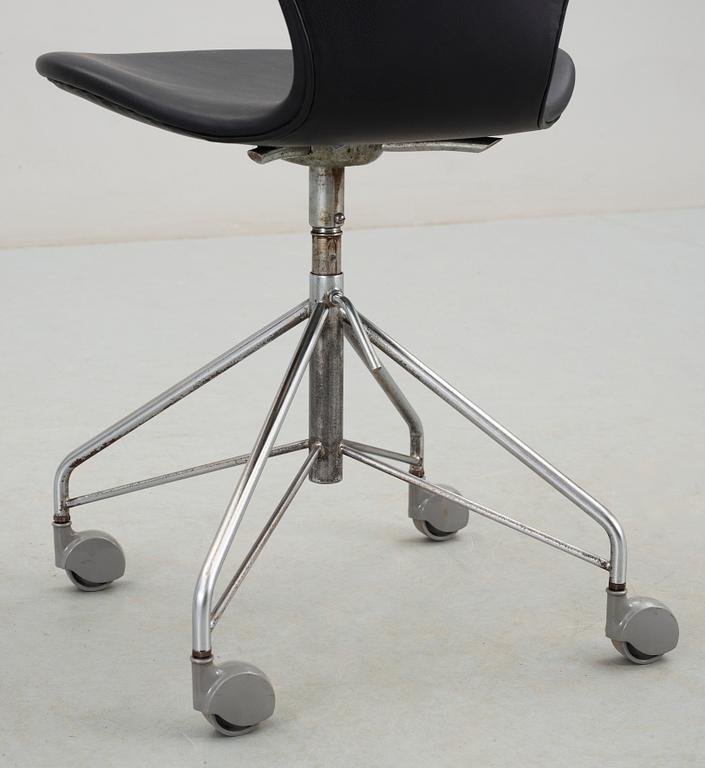 KONTORSSTOL, "Sjuan" Arne Jacobsen för Fritz Hansen, 1900-talets senare hälft.