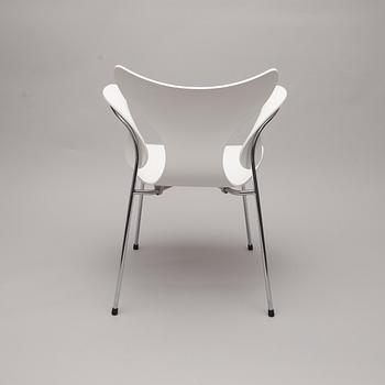 STOL, "Måsen / Liljan", Arne Jacobsen, Fritz Hansen, 2000-tal.