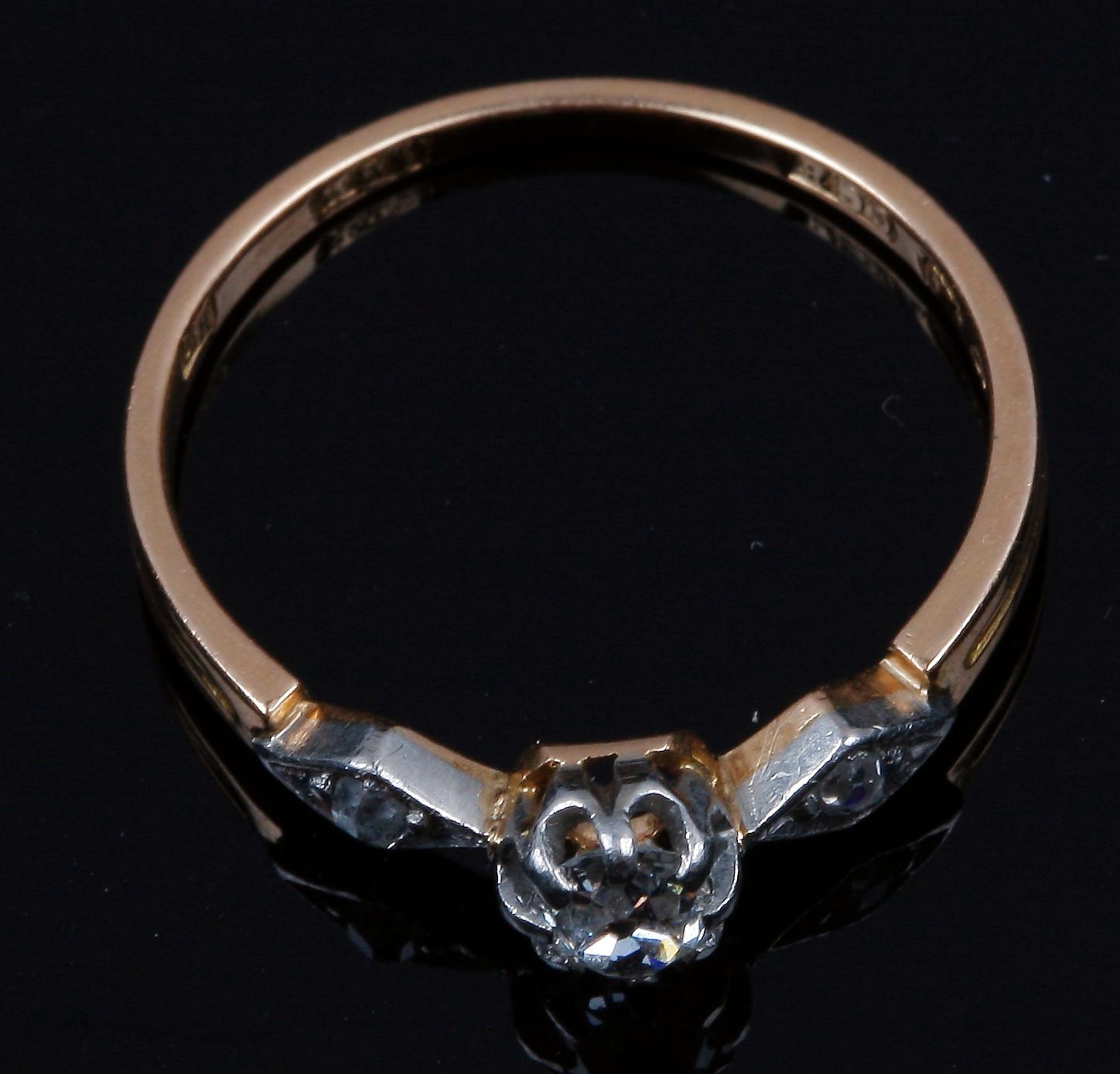RING, 18 K guld och diamanter, CG Hallberg, 1904.