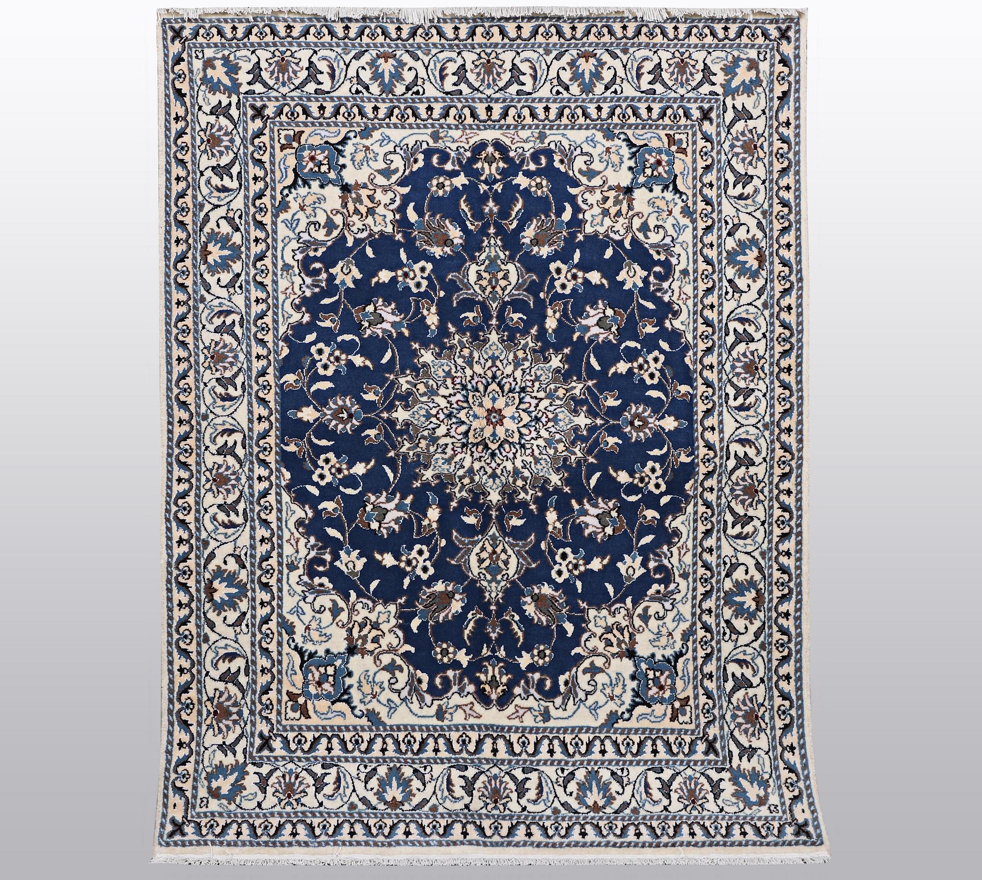 Matta, Nain, part silk, 9 LAA, ca 203 x 147 cm.