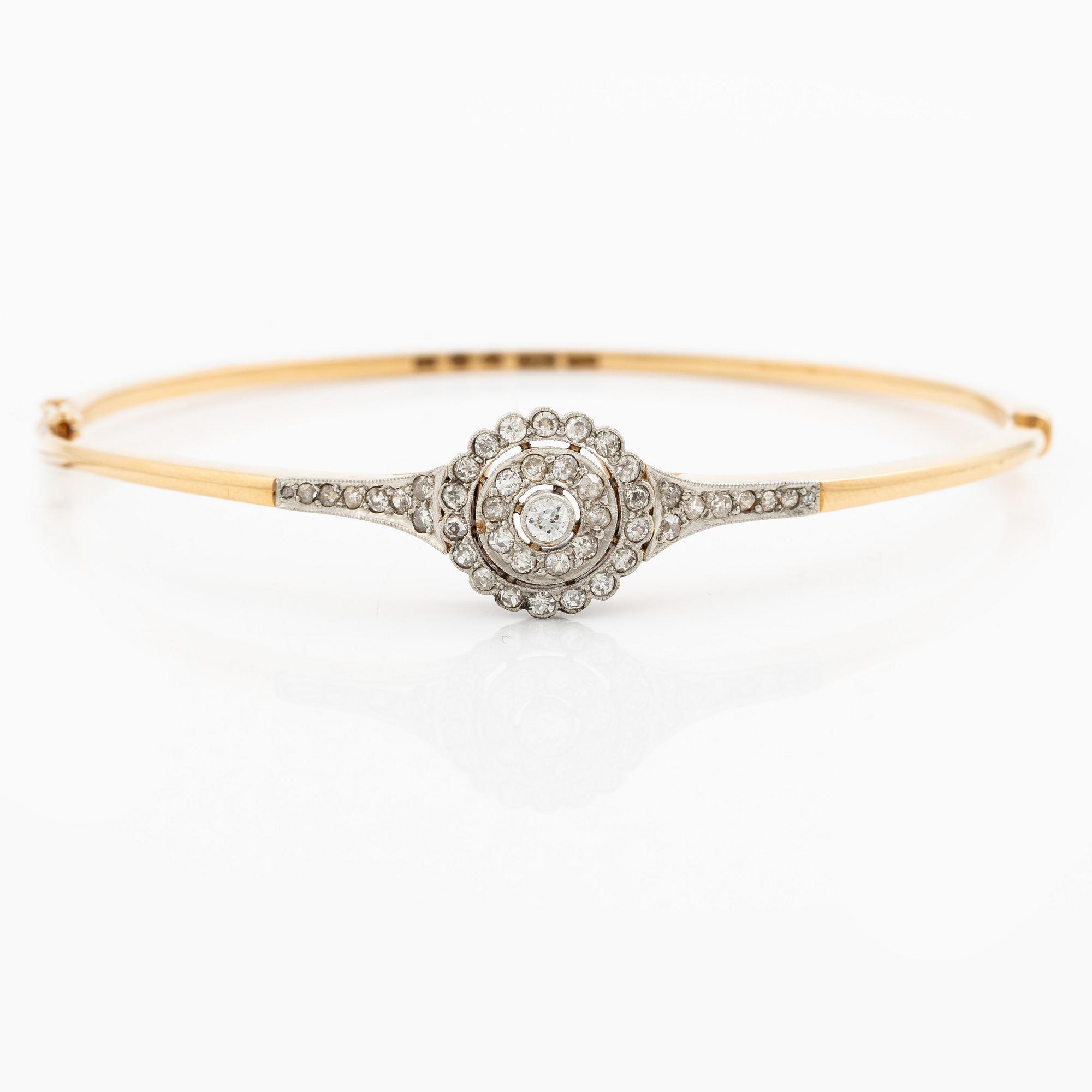 Armring 18K guld med gammalslipade diamanter 1920-tal.
