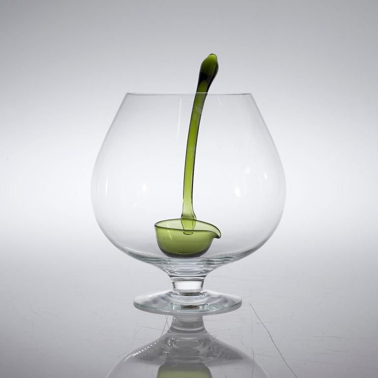 A glass punch bowl and ladle by Nuutajärvi, Finland from the second half of the 20th century.