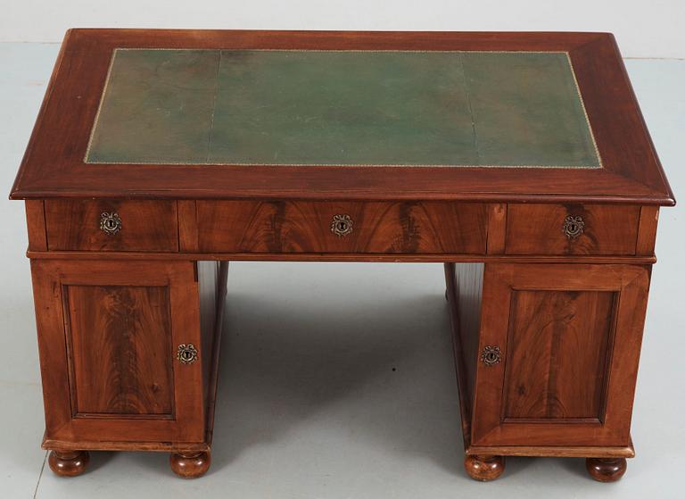 SKRIVBORD. Engelsk stil. 1800/1900-tal.