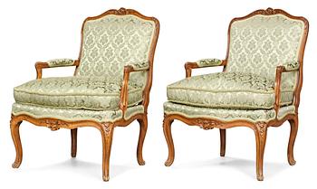 941. A pair of Louis XV armchairs.