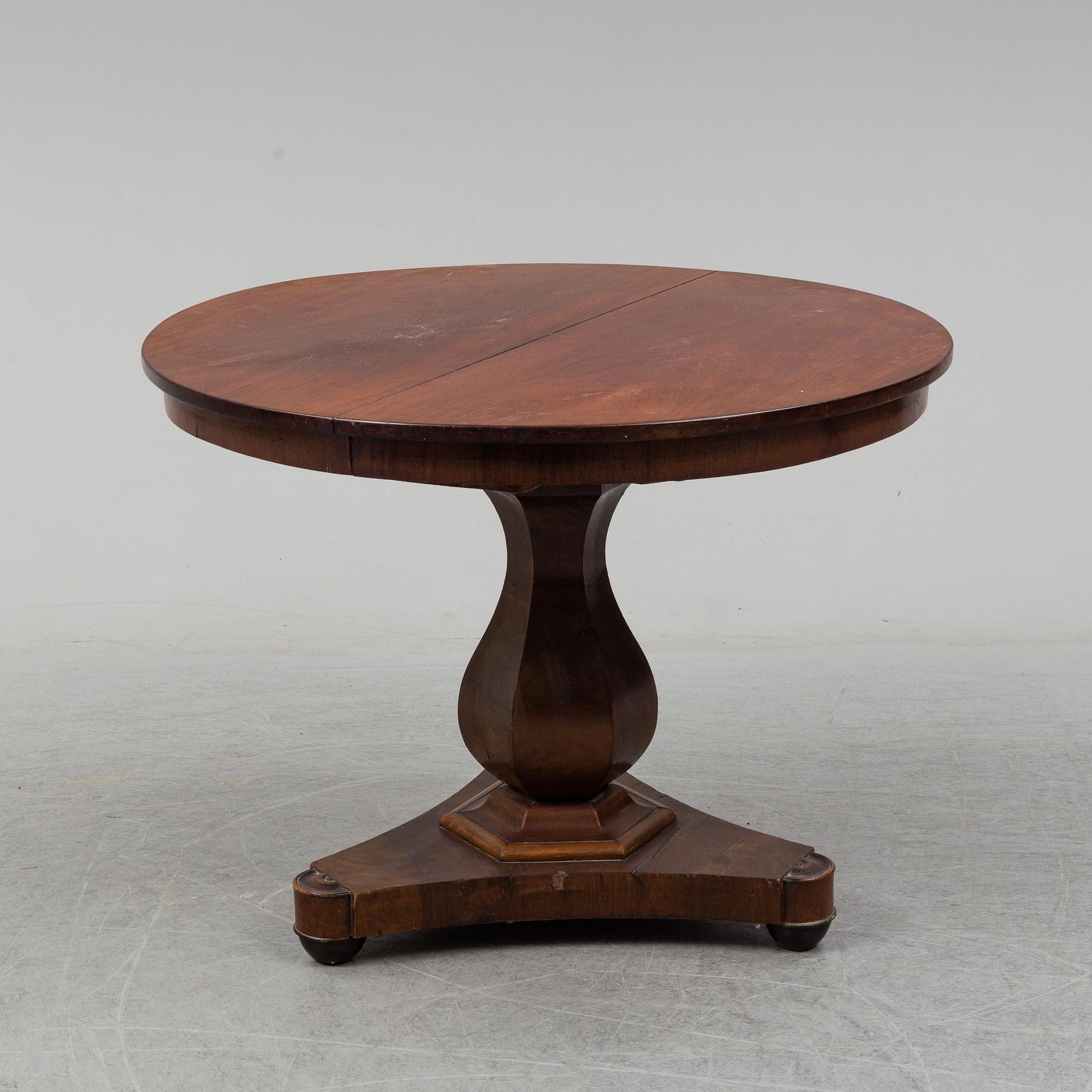 BORD, Karl Johan, 1800-talets mitt.