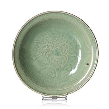 1038. A large celadon glazed dish, Ming dynasty (1368-1644) or later.