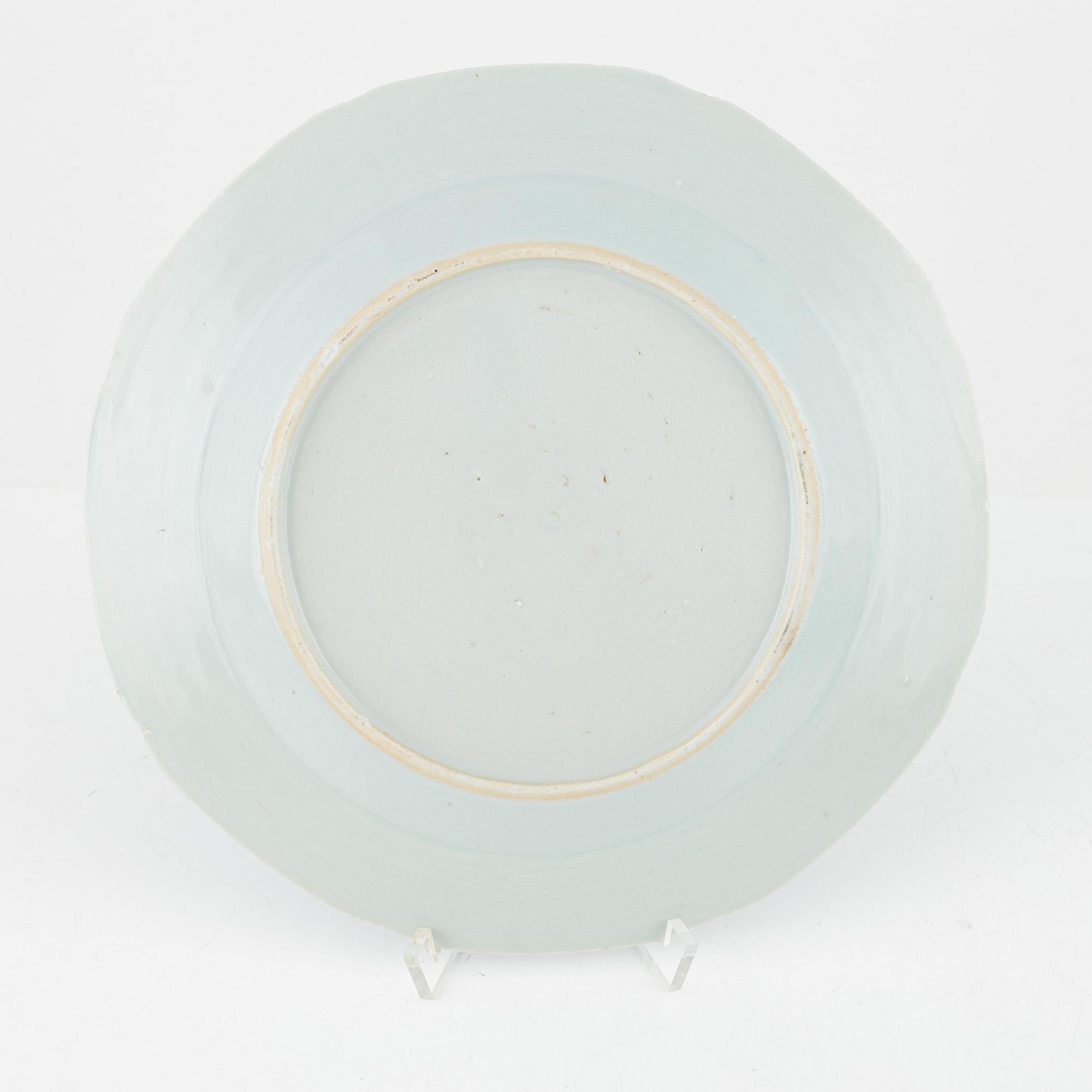 Servisdelar, porslin, 43 st, Kina, Qingdynastin, mestadels Qianlong (1735-95).
