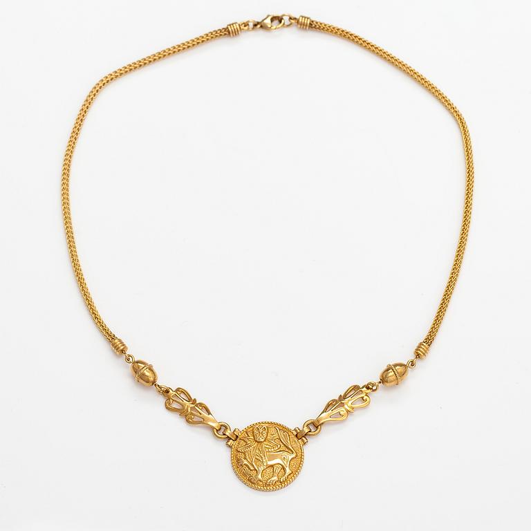 Kaulakoru "Aurinkoleijona", 18K kultaa. Kalevala koru, Helsinki 1998.
