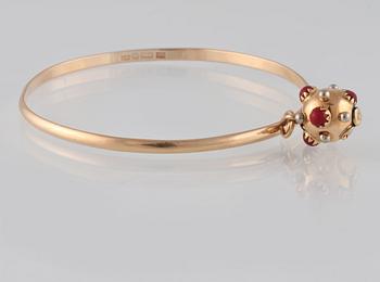 ARMRING, 18K guld, Gerhard Holmen, Göteborg, 1960. Vikt 13,9 gram.