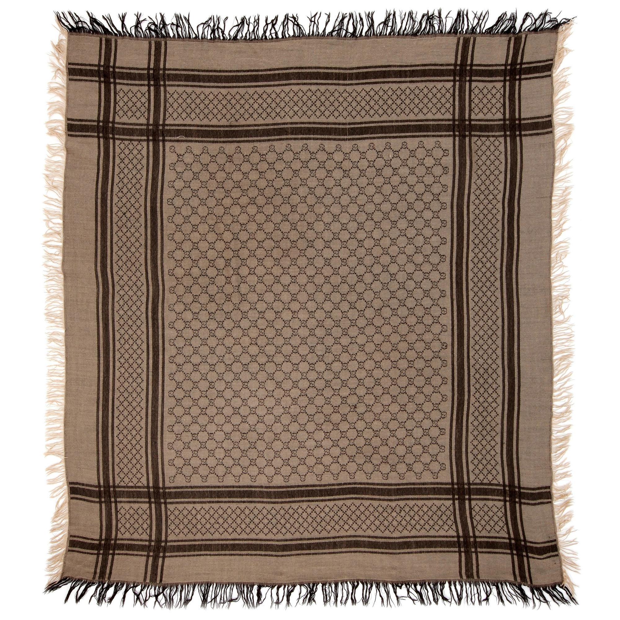 SCARF, Gucci.