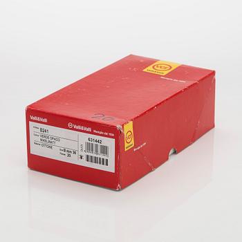 Eero Aarnio, vetimiä, 20 kpl, Valli&Valli, Italia, 2007/08.