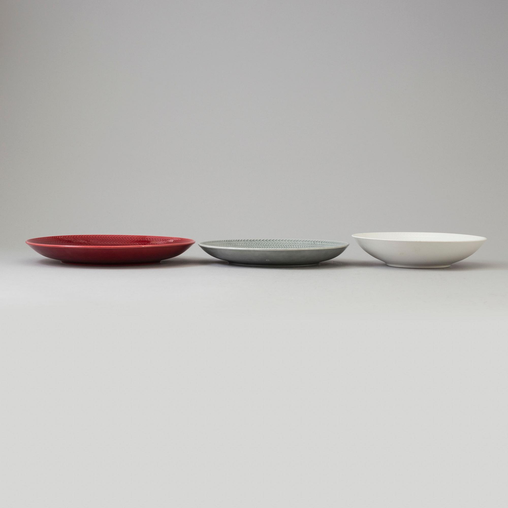 55 pcs of 'Blå Eld' porcelain service by Hertha Bengtsson fr Gustavsberg, second half of the 20th century.