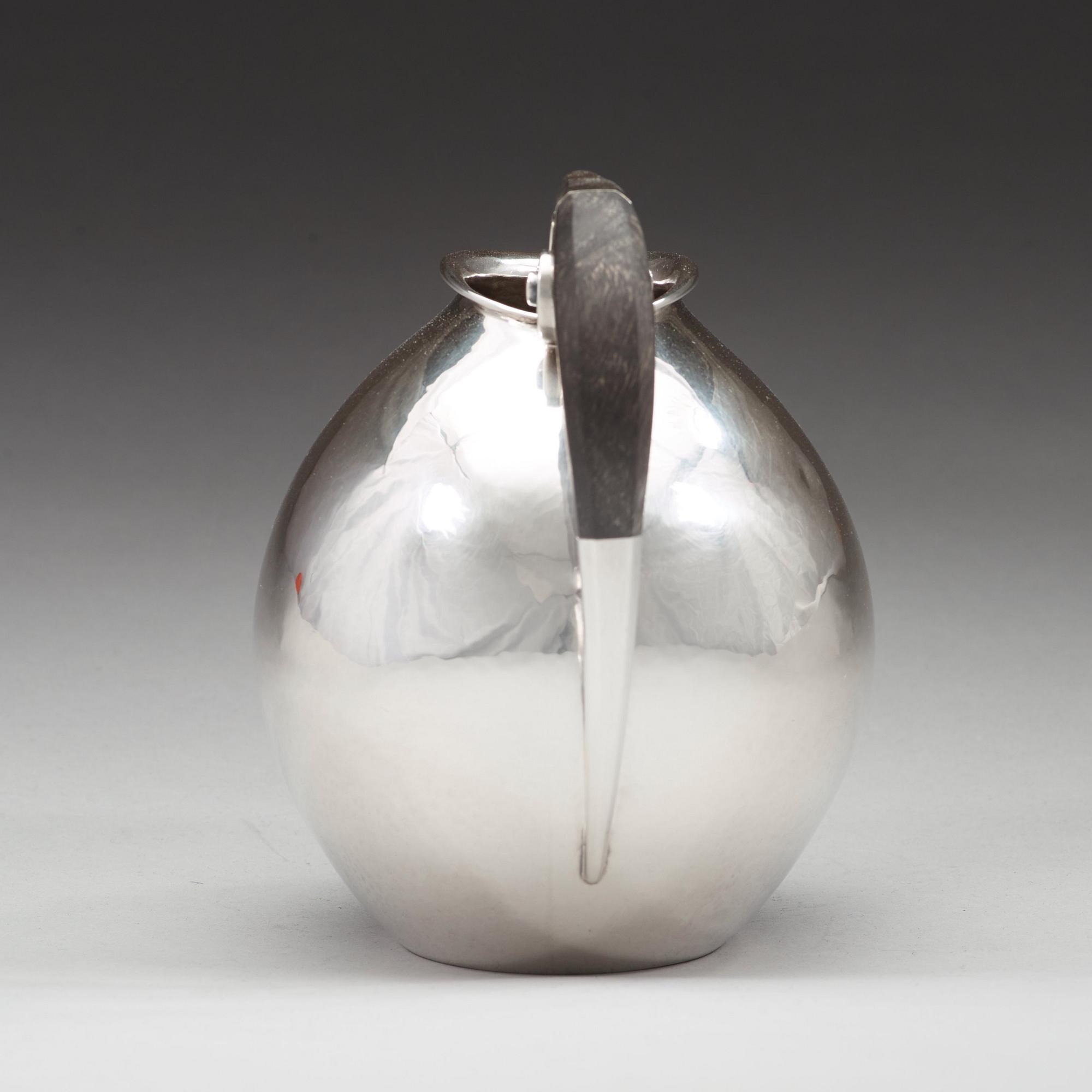 Johan Rohde, kanna, Georg Jensen, Köpenhamn 1933-44, design nr 653, sterling.